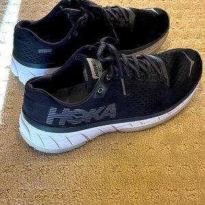 Hoka Cavu running shoe size 7